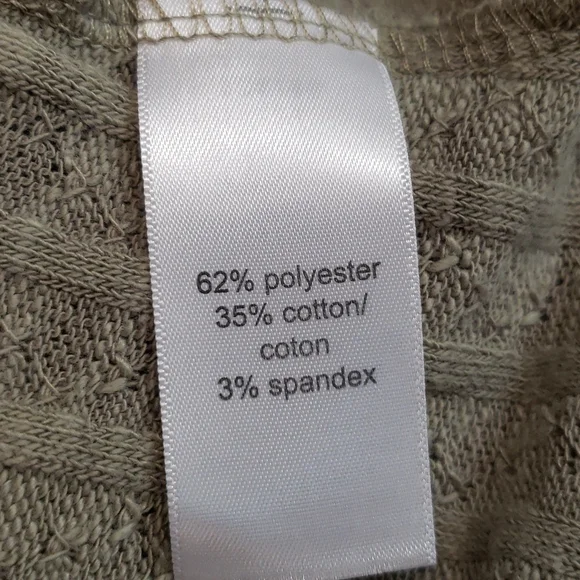 Maurices v neck top, size xl - Picture 7 of 8